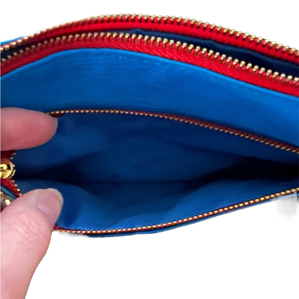 🚫SOLD🚫 Moschino Parfum Fresh Couture Wristlet Makeup Cosmetic Bag NEW NWOT - Picture 4 of 5